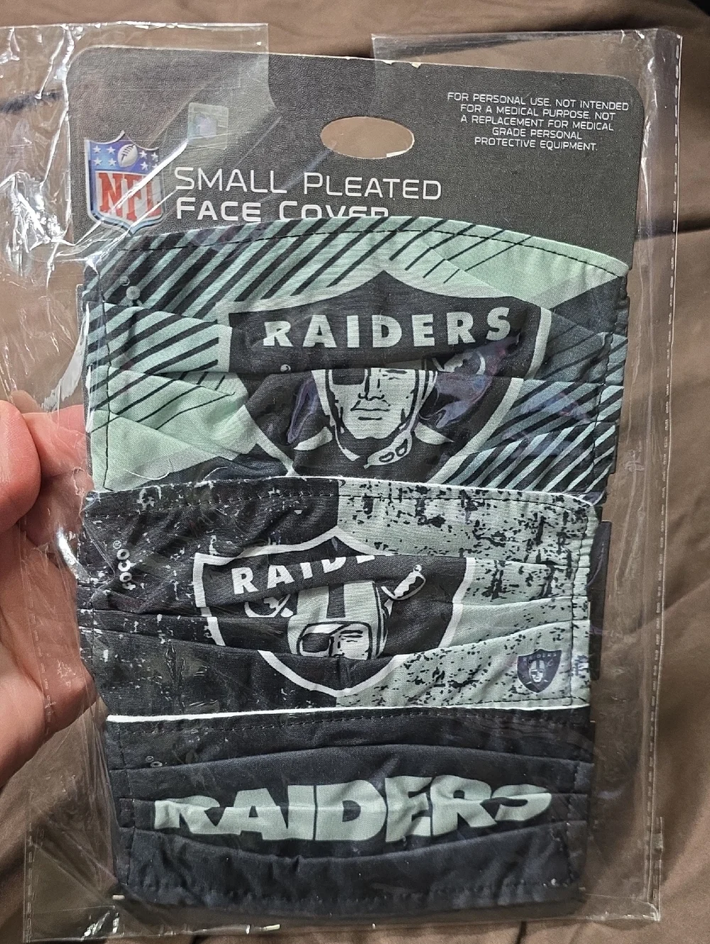 NFL Raiders Pleated Face Cover - Black & Silver